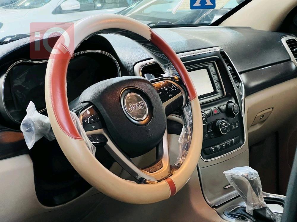 جیپ گراند شیرۆکی